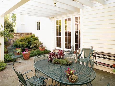 Wooden pergola for Parkston Rd project from Frank Bell and Ballard + Mensua